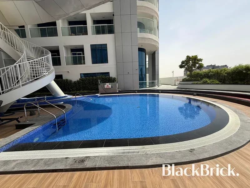 Studio Apartment in Dubai Science Park photo 1