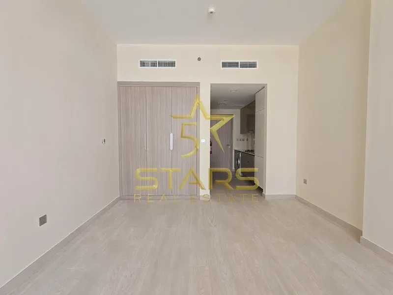 Studio Apartment in Meydan City photo 1