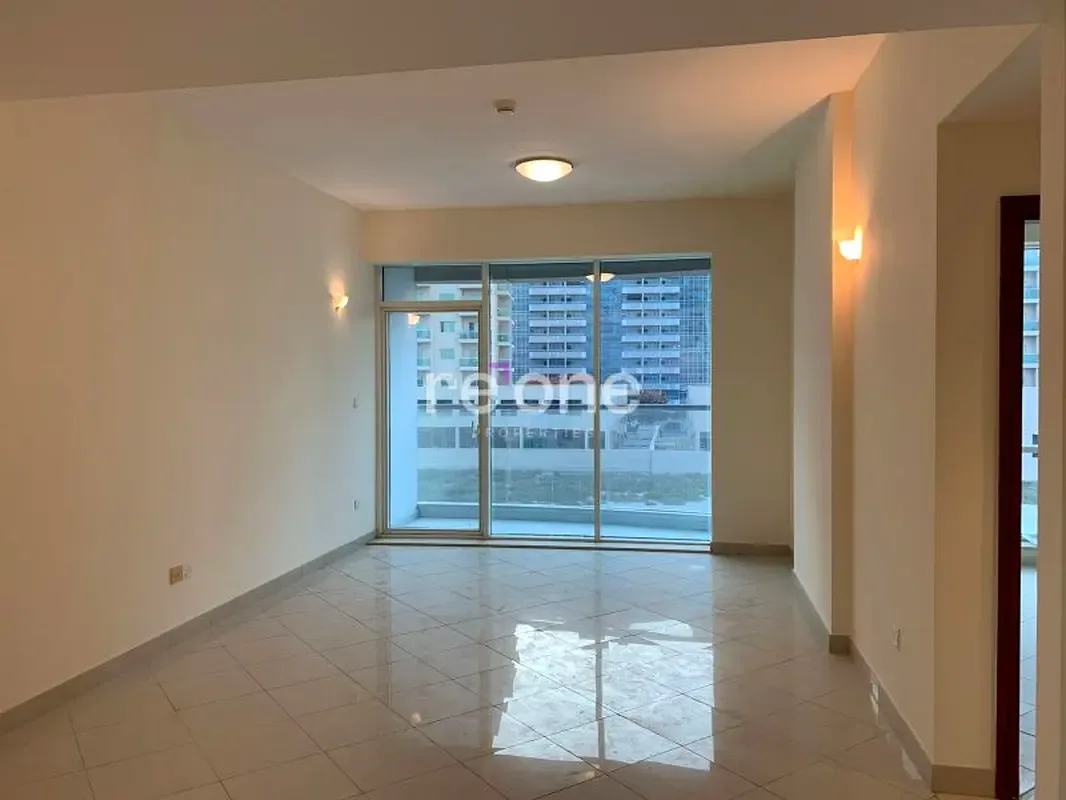 1 Bedroom in Dubai Sports City photo 1