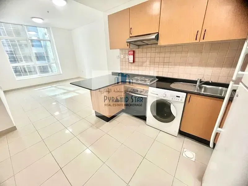 1 Bedroom in Sheikh Zayed Road photo 1
