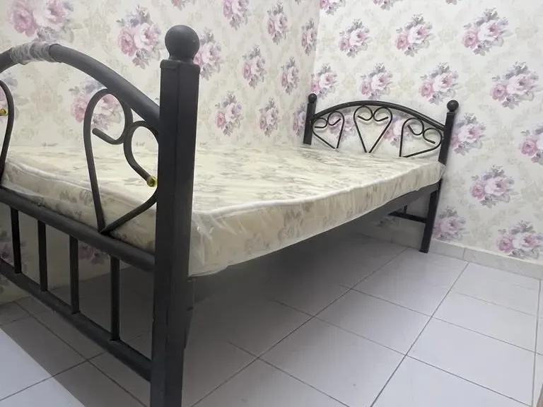 Partition Room in Al Mankhool photo 1