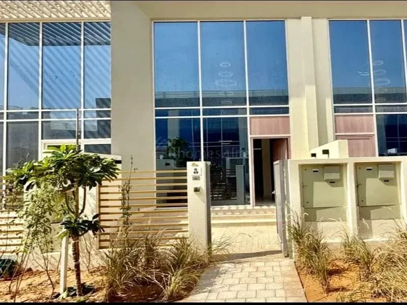 3+ Bedrooms in Dubailand photo 1