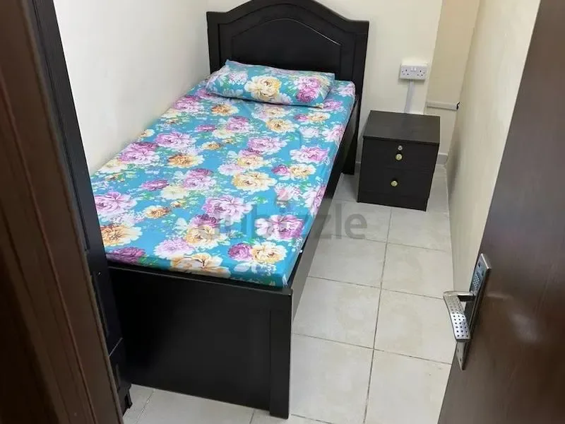 Partition Room in Al Barsha photo 1