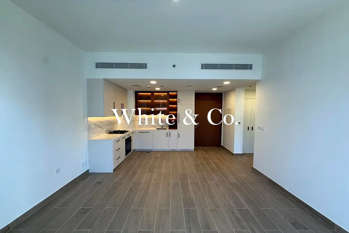 1 Bedroom in Town Square photo 1