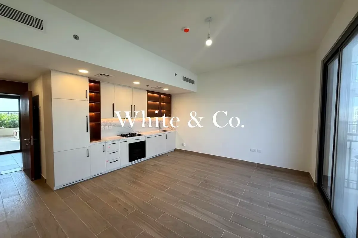 1 Bedroom in Town Square photo 1