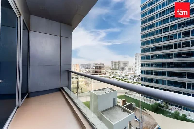 1 Bedroom in Dubai Residence Complex photo 1